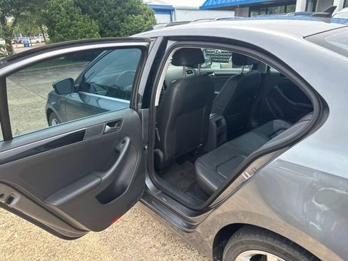 Used 2015 Volkswagen Jetta SEL FWD image 12
