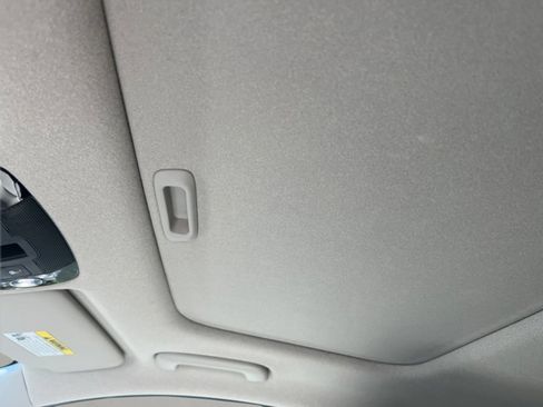 Used 2025 Kia Niro FWD image 9