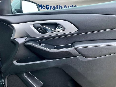 Used 2023 Chevrolet Traverse LT image 30