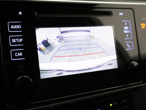Used 2017 Toyota Corolla SE FWD image 21