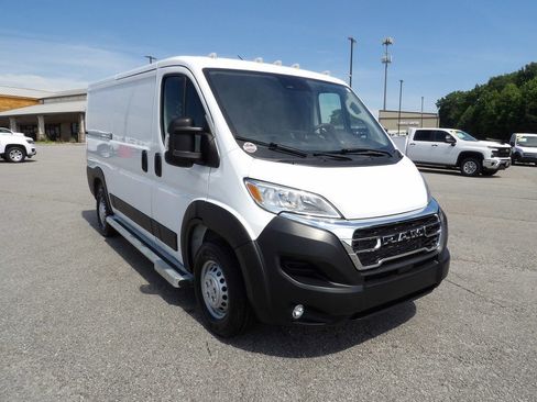 Used 2025 RAM ProMaster 2500 w/ U-Haul Equipment Group FWD image 11