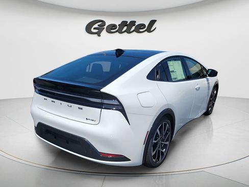 New 2026 Toyota Prius Plug-In Hybrid FWD image 3