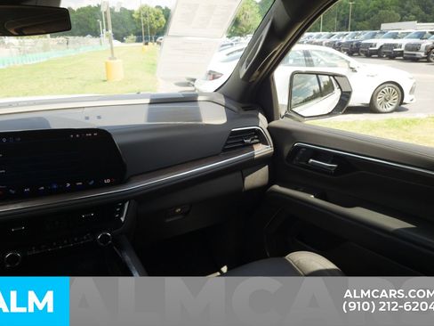 Used 2025 Chevrolet Tahoe LT AWD/4WD image 20
