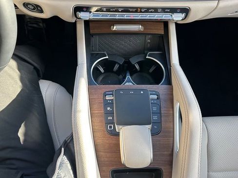 Used 2025 Mercedes-Benz GLE 350 4MATIC image 29