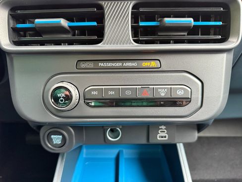 New 2025 Ford Maverick XLT w/ XLT Luxury Package image 56