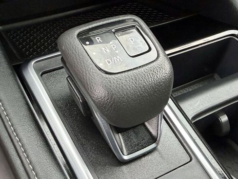 Used 2024 Nissan Pathfinder SL AWD/4WD image 26