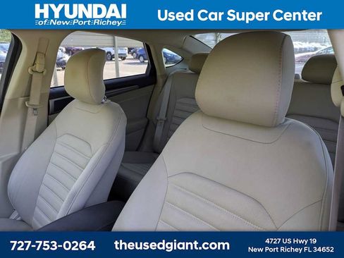 Used 2014 Ford Fusion SE FWD image 7