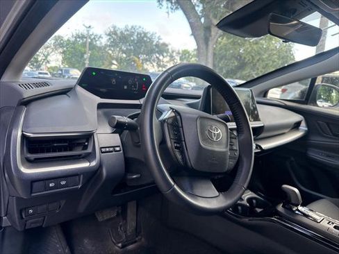 Used 2025 Toyota Prius LE FWD image 12