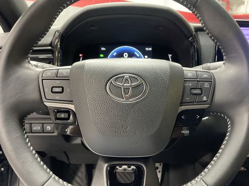 Certified 2025 Toyota Camry SE FWD image 18
