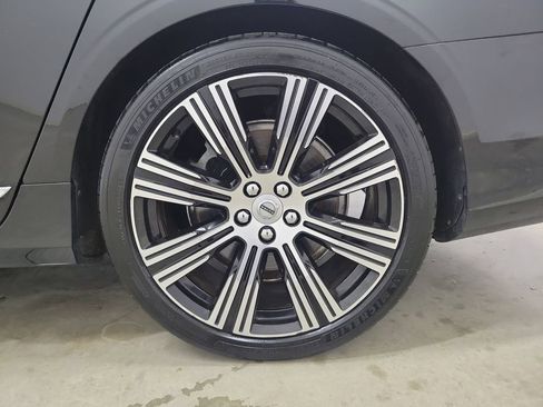 Certified 2023 Volvo S90 B6 Ultimate w/ Lounge Package image 12