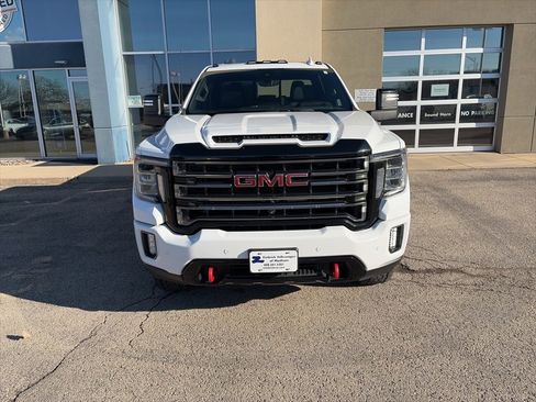 Used 2021 GMC Sierra 2500 AT4 w/ AT4 Preferred Package image 3