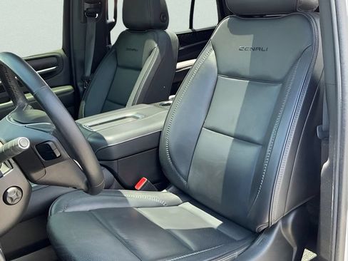 Used 2022 GMC Yukon Denali RWD image 31