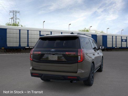 New 2026 Ford Expedition Platinum image 8