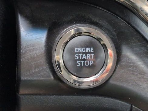 Used 2017 Toyota Avalon Limited FWD image 28