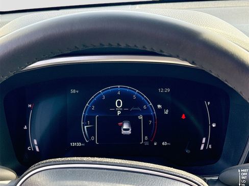 Used 2024 Toyota Corolla Cross XLE image 12