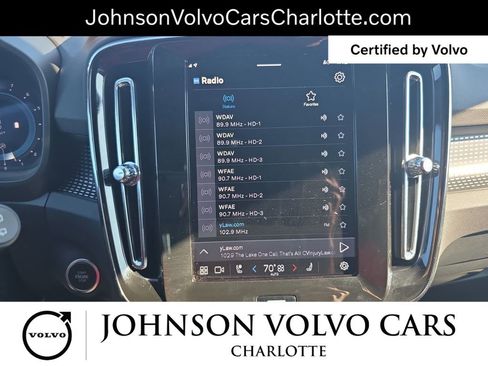 Certified 2025 Volvo XC40 B5 Plus image 28