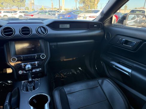 Used 2016 Ford Mustang Premium image 21