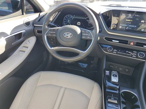 Used 2021 Hyundai Sonata SEL w/ Convenience Package image 16