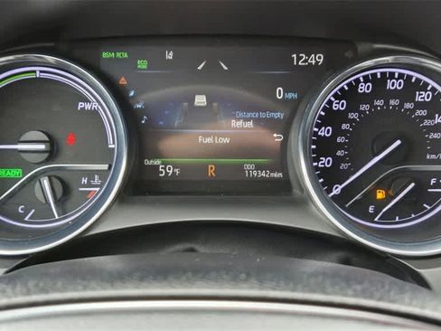 Used 2020 Toyota Camry XLE image 21