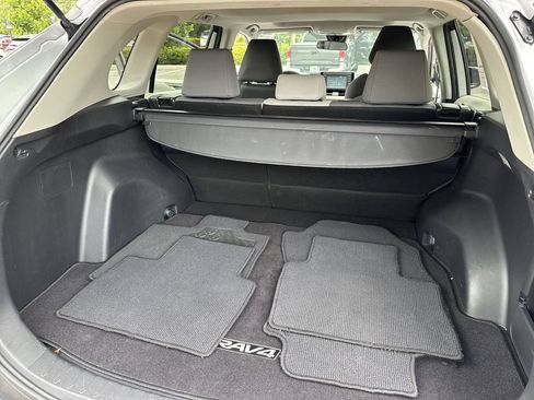 Used 2019 Toyota RAV4 XLE FWD image 58