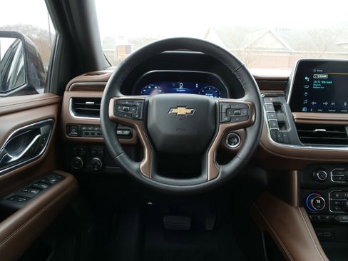 Used 2024 Chevrolet Suburban High Country image 22