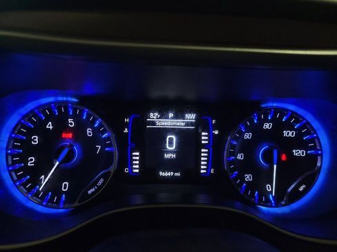 Used 2023 Chrysler Voyager LX FWD image 23