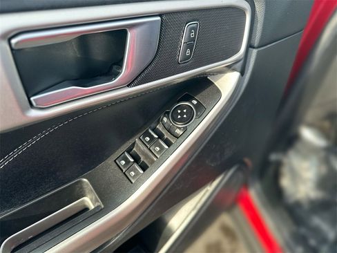 Used 2022 Ford Explorer XLT w/ Equipment Group 202A image 16