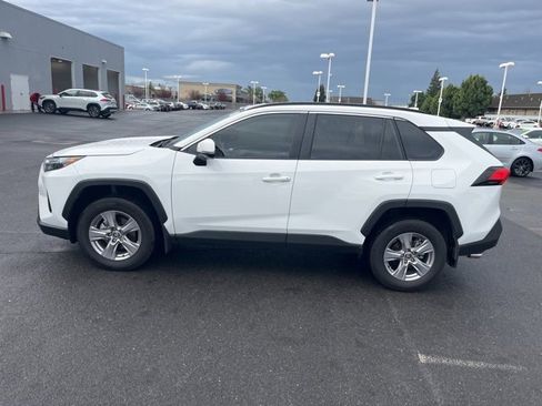 Used 2025 Toyota RAV4 XLE image 8