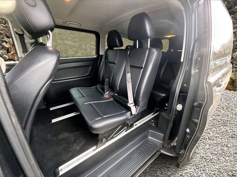 Used 2018 Mercedes-Benz Metris Passenger image 24