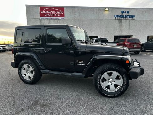 Used 2012 Jeep Wrangler Sahara w/ Dual Top Group image 15