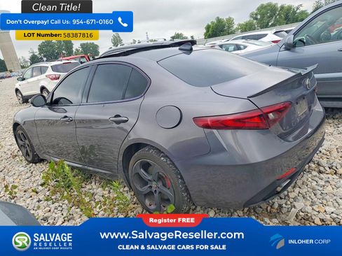 Used 2017 Alfa Romeo Giulia AWD image 3