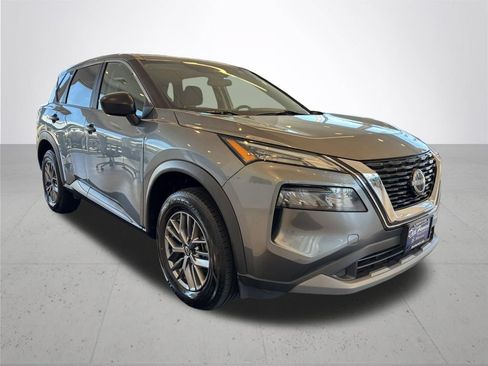 Used 2023 Nissan Rogue S AWD/4WD image 5