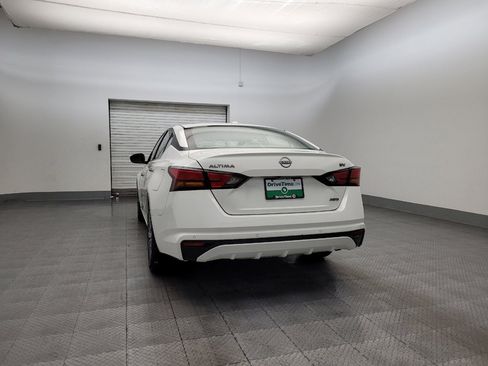 Used 2024 Nissan Altima 2.5 SV image 6