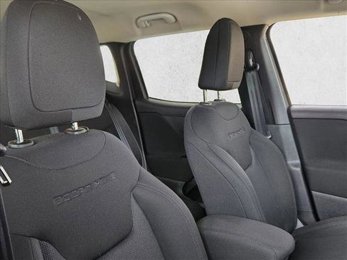 Used 2021 Jeep Renegade Sport image 24