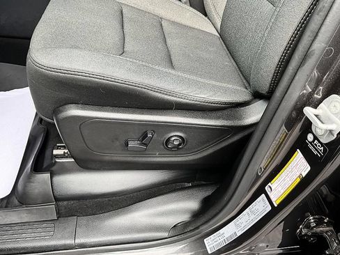 Used 2021 RAM 1500 Big Horn AWD/4WD image 16