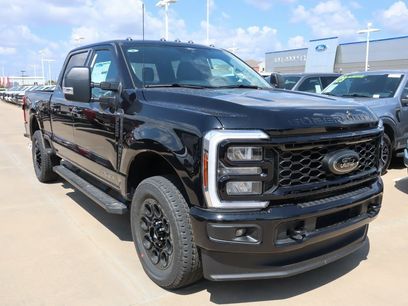 New 2025 Ford F250 XLT w/ Black Appearance Package