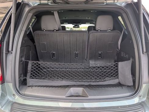 Used 2024 GMC Yukon SLT w/ SLT Luxury Package AWD/4WD image 29