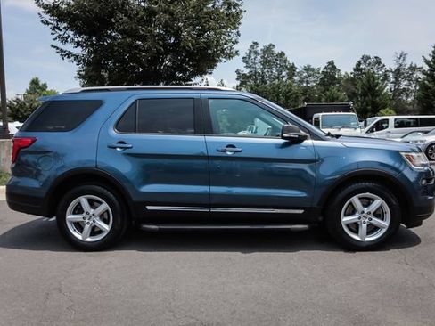 Used 2019 Ford Explorer XLT w/ Equipment Group 201A FWD image 7