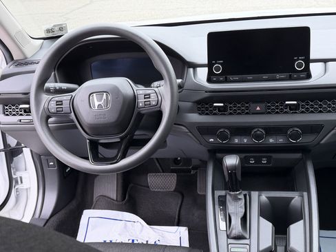 Certified 2023 Honda Accord EX image 17