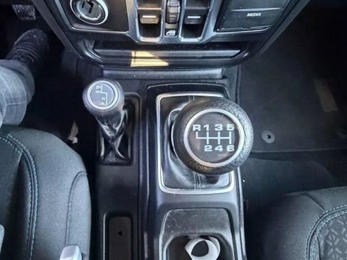 Used 2021 Jeep Wrangler Unlimited Sport AWD/4WD image 30