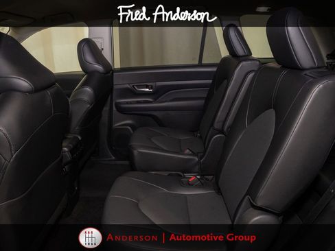 Certified 2024 Toyota Grand Highlander FWD image 10