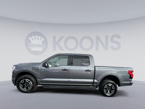 Used 2023 Ford F150 Lightning XLT image 2