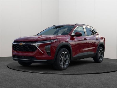 New 2026 Chevrolet Trax LT w/ Driver Confidence Package image 3