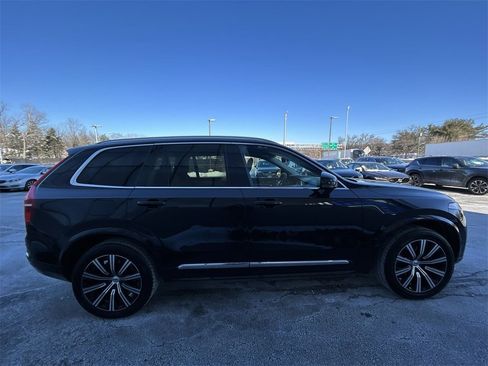 Certified 2023 Volvo XC90 B5 Plus image 9