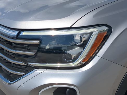 Certified 2024 Volkswagen Atlas SE FWD image 7