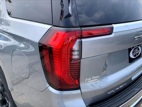 Used 2025 GMC Yukon Denali w/ Denali Reserve Package AWD/4WD image 27