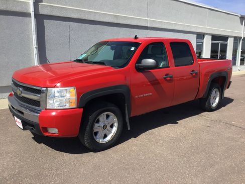 Used 2010 Chevrolet Silverado 1500 LT w/ Power Pack Plus AWD/4WD image 4