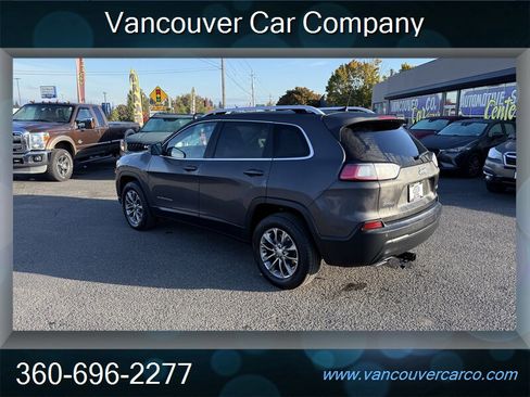 Used 2019 Jeep Cherokee Latitude Plus w/ Cold Weather Group image 4