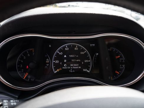 Used 2019 Jeep Grand Cherokee Laredo w/ Laredo X Package image 27