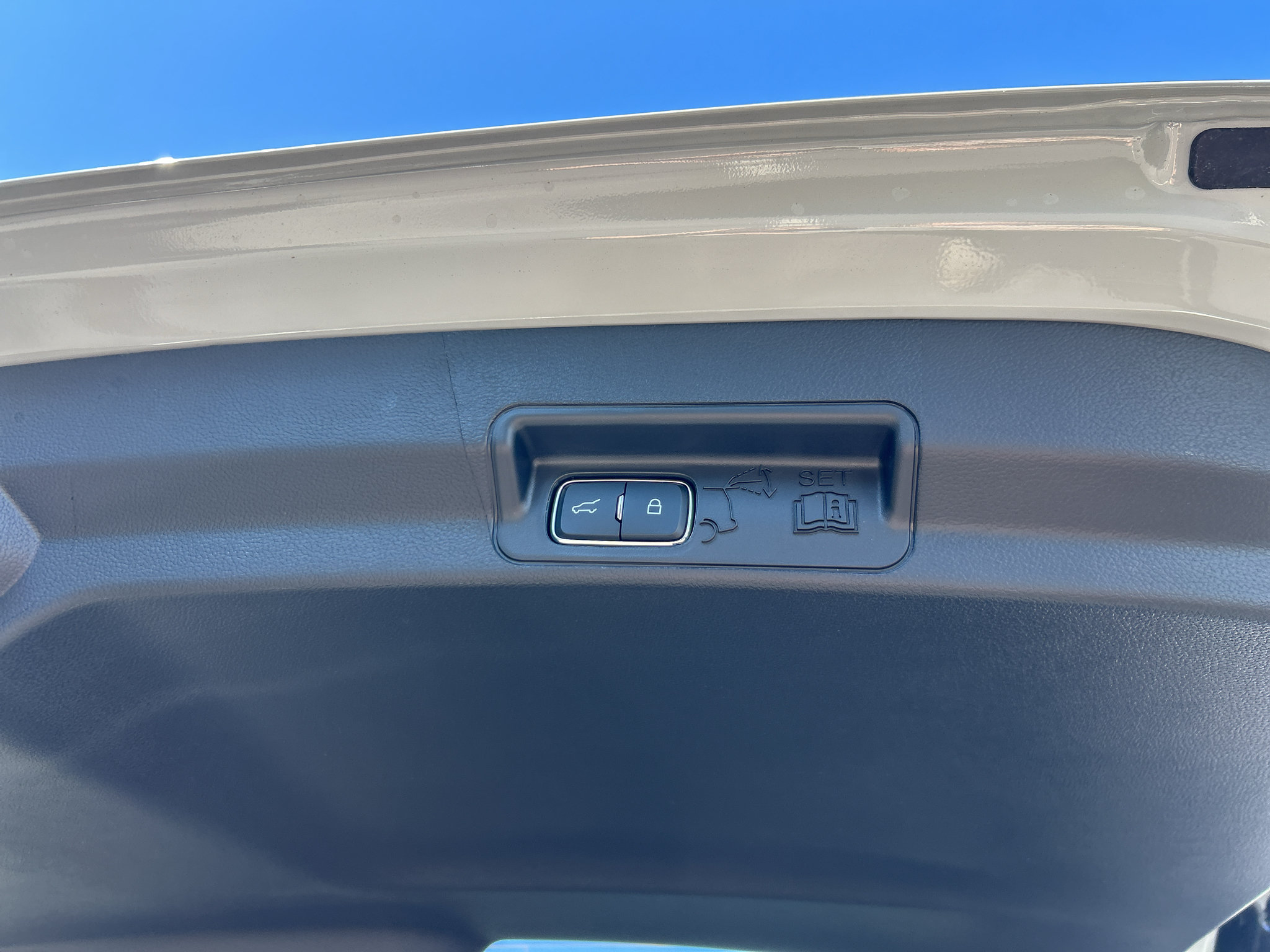 New 2027 Ford Explorer Platinum RWD image 24